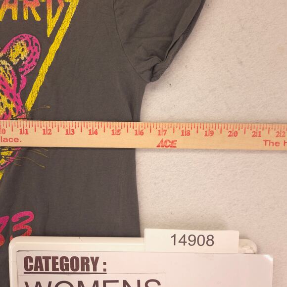 Def Leppard Band Graphic Short Sleeve Crew Neck Shirt Womens Size Small S Gray - Picture 7 of 9